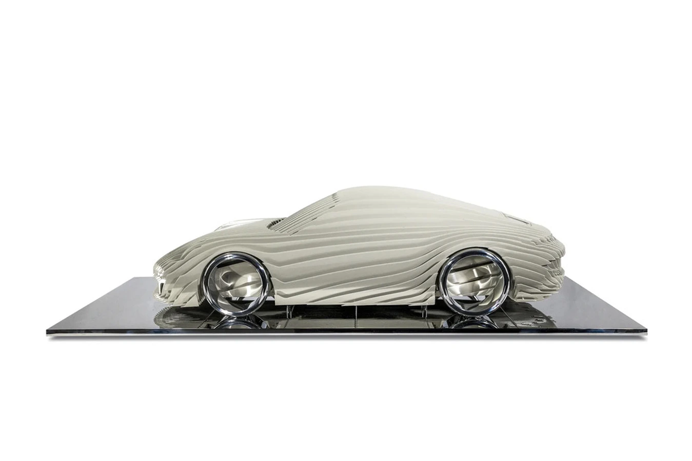 sculpture voiture blanche