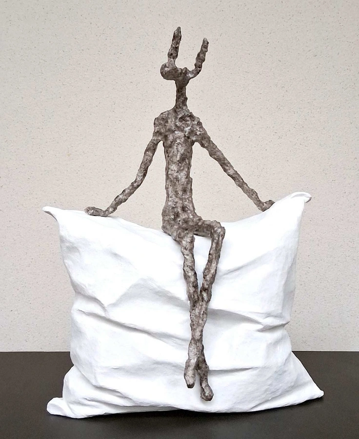 En equilibre   technique Mixte  piece unique Karine Chaudé 32 cm hauteur.jpg